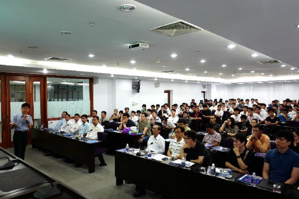 Giáo Sư Và Sinh Viên Hàn Quốc tham gia học tập tại trường
